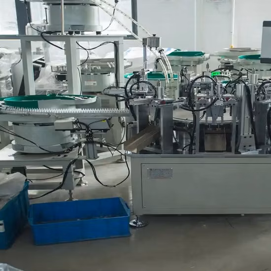 Machine d'assemblage automatique pour pulvérisateur à gâchette de pompe de buse de pulvérisation en plastique